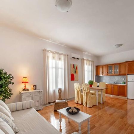Seaview Stylish Flat In Andros - Walk To Beach Ngoại thất bức ảnh