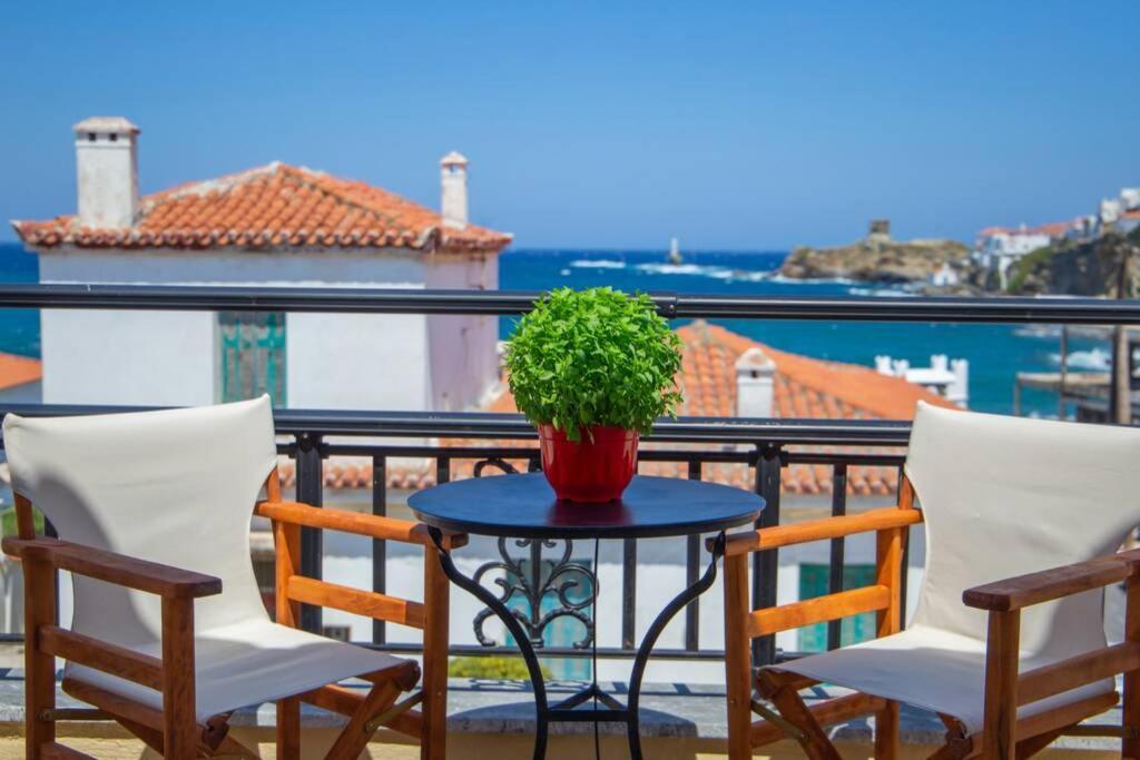 Seaview Stylish Flat In Andros - Walk To Beach Ngoại thất bức ảnh