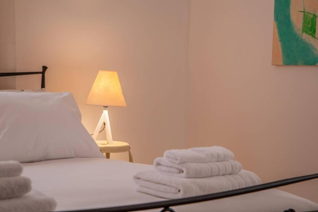 Seaview Stylish Flat In Andros - Walk To Beach Ngoại thất bức ảnh