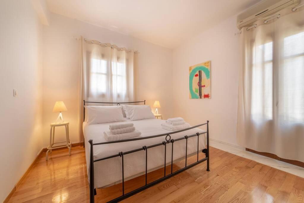 Seaview Stylish Flat In Andros - Walk To Beach Ngoại thất bức ảnh