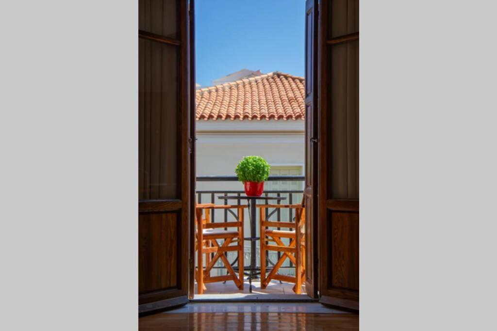 Seaview Stylish Flat In Andros - Walk To Beach Ngoại thất bức ảnh